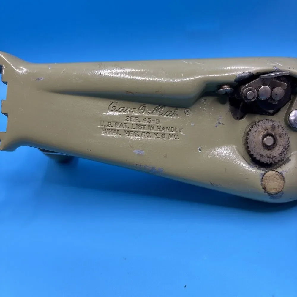 Vintage Can-O-Mat wall mount Can Opener, Populux, w/ mount, MCM 1960s Green US